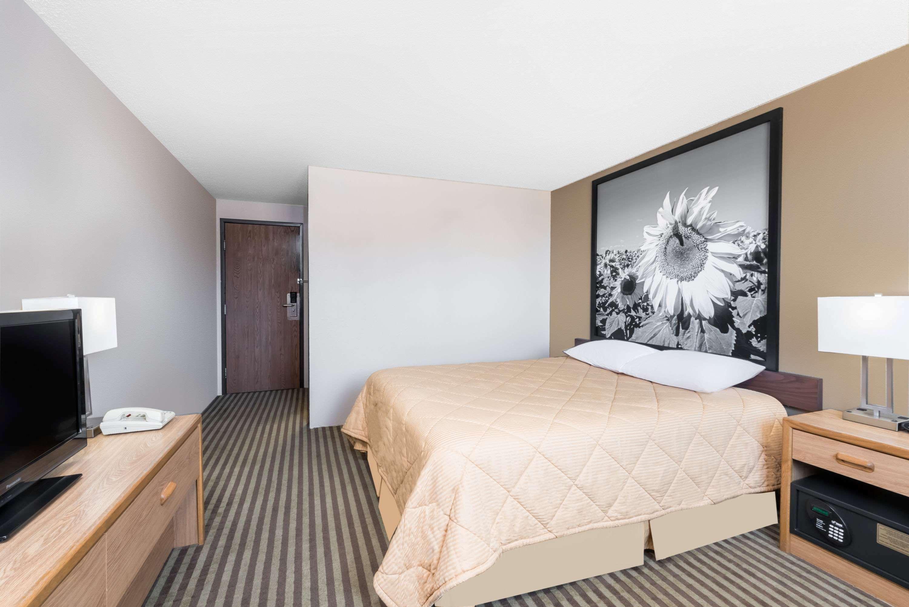 Hotel Super 8 By Wyndham Bowman Esterno foto