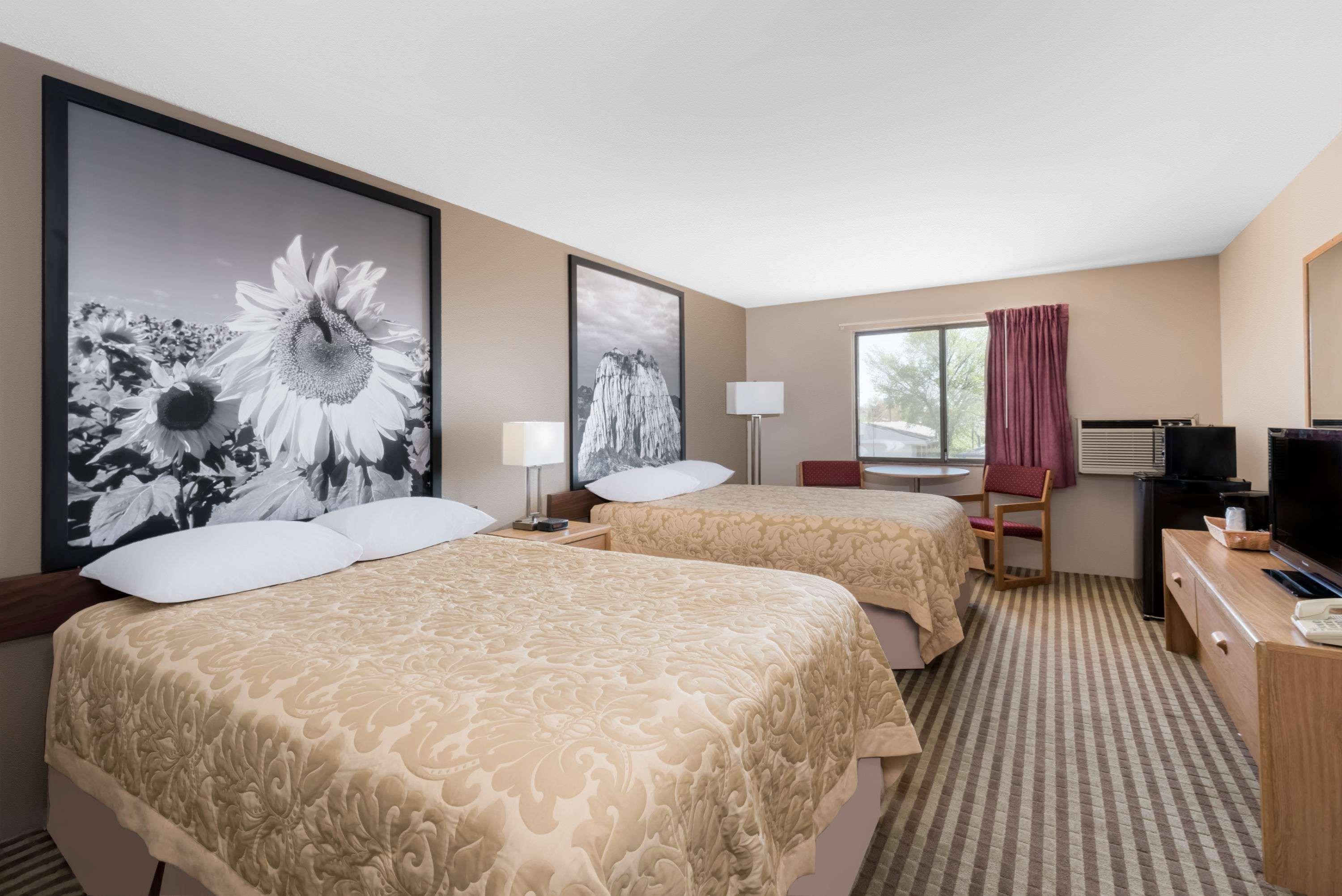 Hotel Super 8 By Wyndham Bowman Esterno foto