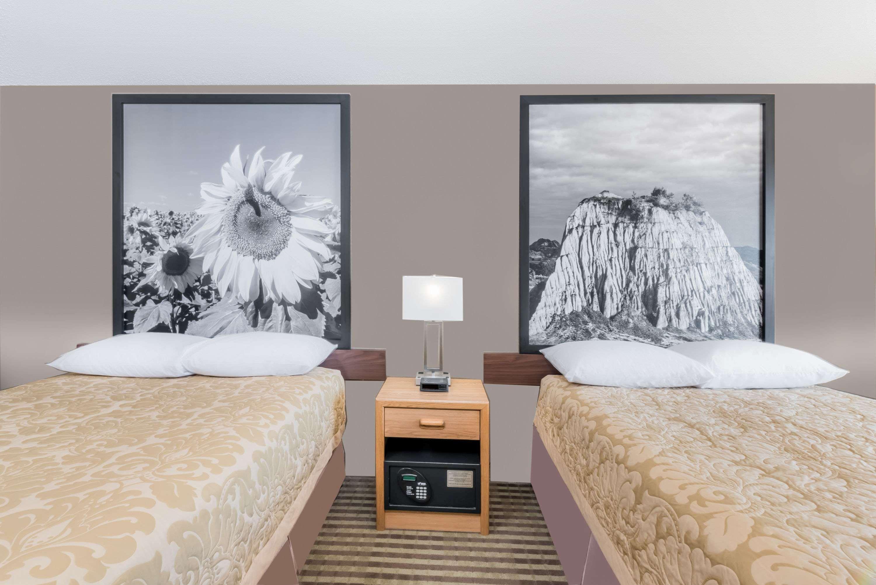 Hotel Super 8 By Wyndham Bowman Esterno foto